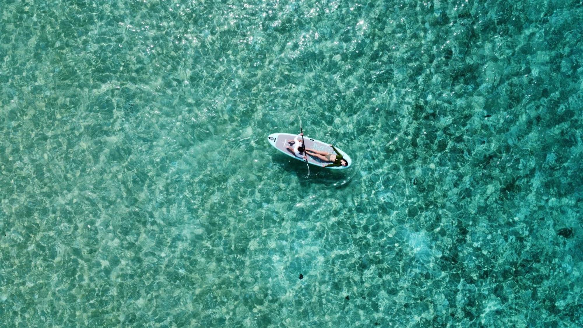 Blue Water Thoddoo Inn Rum bild